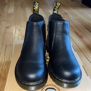 Dr. Martens Softy T boots girls size 4